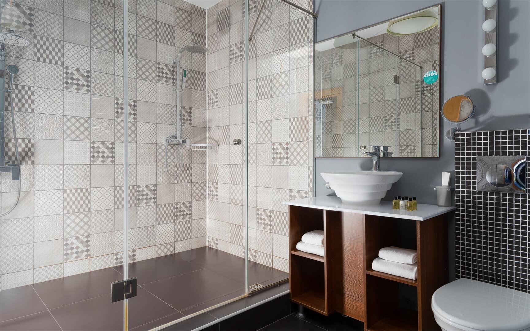 Deluxe Sea View Suite - 3